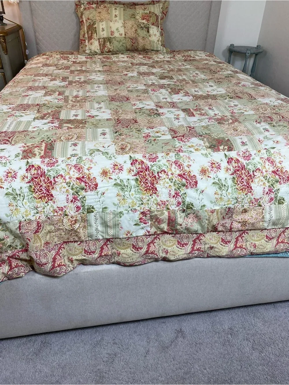 N/A vintage comforter